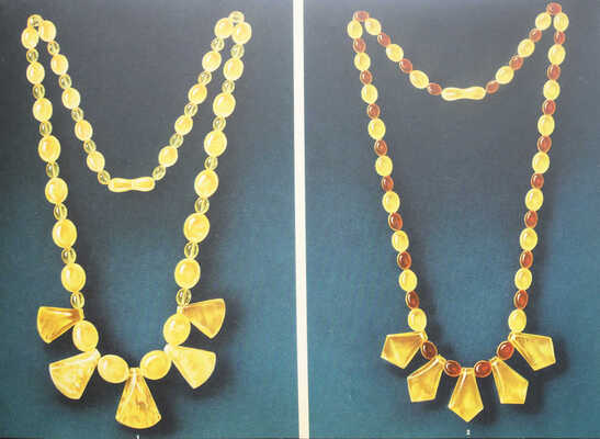 Каталог изделий из янтаря. Калининград: Янтарный комбинат; Внешторгиздат, 1960.